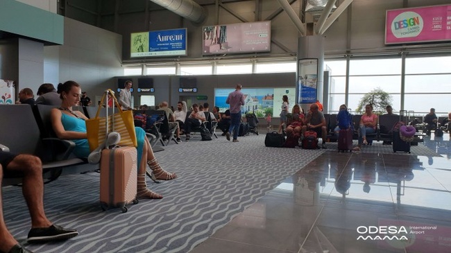 Все внутренние рейсы из одесского аэропорта теперь проходят через новый терминал