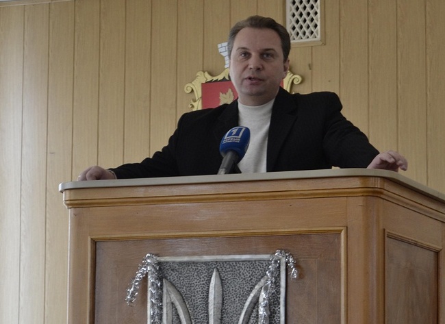 Суд поновив на посаді заступника міського голови Білгорода-Дністровського, який погрожував рушницею меру