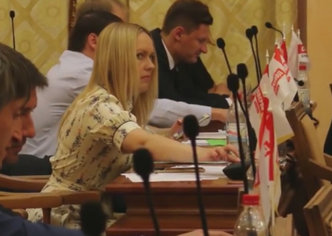 Кнопкодавство на сессии Одесского городского совета: как депутаты "страхуют" коллег