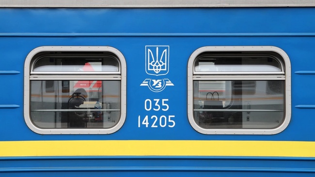 "Укрзалізниця" збільшила кількість потягів до Дня захисників України