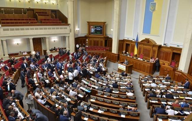 Парламентарии нынешнего созыва плодотворны, но не эффективны, - эксперты