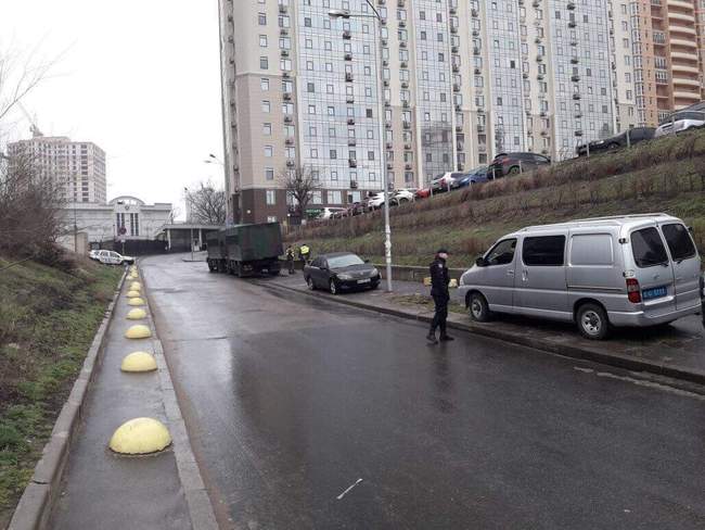 Выборы в РФ: в Одессе "заминировали" российское консульство, а в Харькове проходят пикеты (ОБНОВЛЯЕТСЯ)