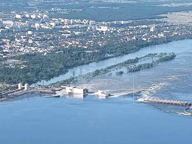 Зруйнована гребля Каховської ГЕС. Фото: енергоатом