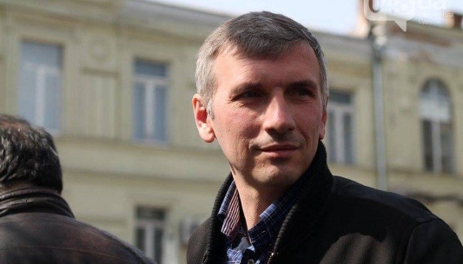 Суд разрешил изъять в немецкой клинике пулю, ранившую активиста Олега Михайлика