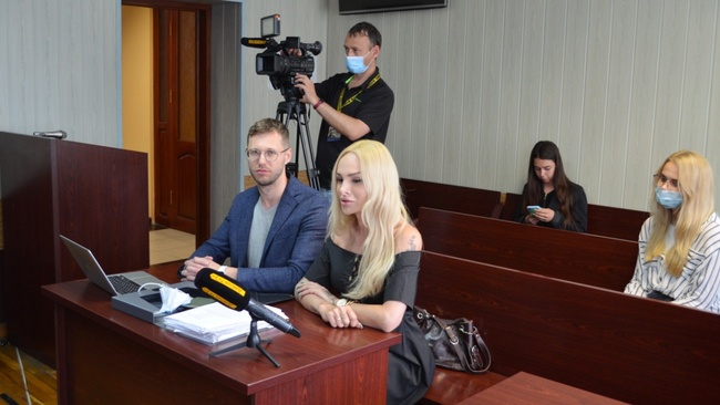 Одеський суд почав вивчати докази у справі трансґендерки