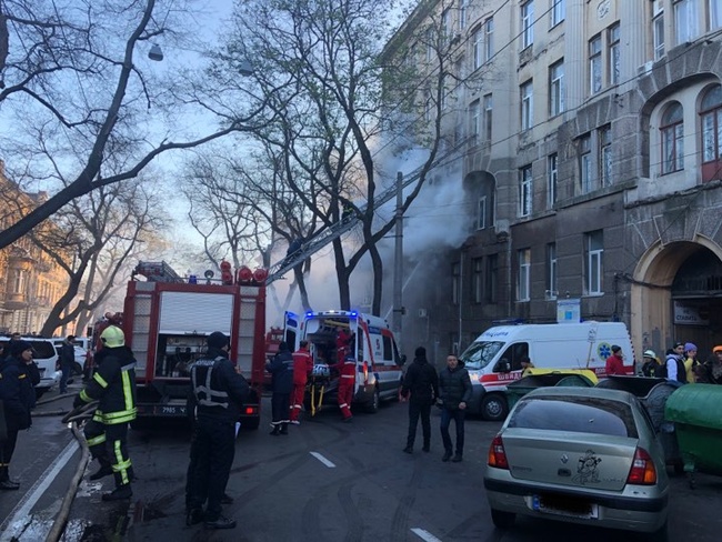 Глава Одесской ОГА собирает чрезвычайную комиссию из-за пожара в центре Одессы