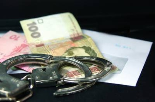 В Одессе экс-ревизора осудили на шесть лет за взятку в 10 тысяч гривень