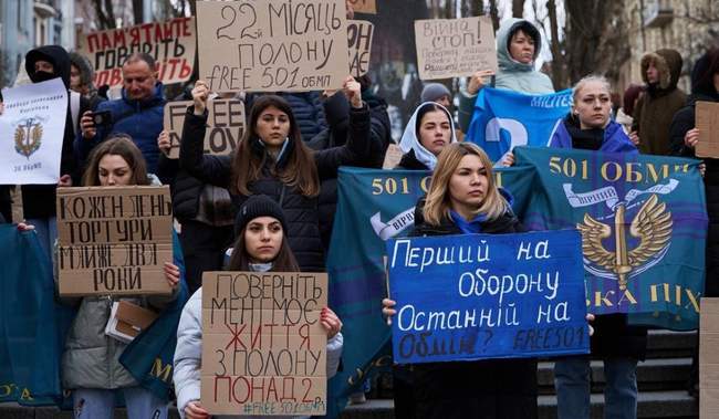 Valerii's sister Karina, with other prisoners' relatives, at the Kyiv rally. Photo provided by the interlocutor.