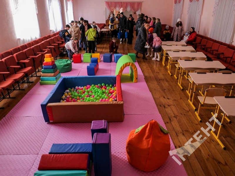 У постраждалому від обстрілу селищі на Одещині відкрили простір для дітей