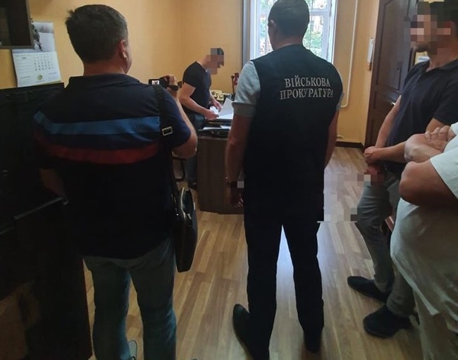 Очільника відділу СБУ в Одеській області підозрюють у вимаганні 250 тисяч доларів у підприємця