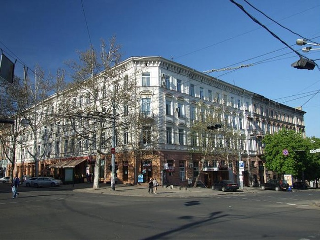 В Одессе попробуют еще раз выбрать реставратора для горевшего памятника архитектуры