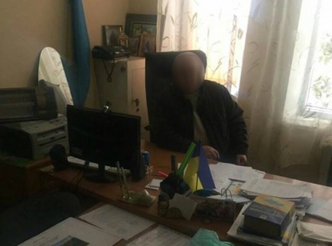 Председателя сельсовета в Овидиопольском районе обвинили в получении взятки