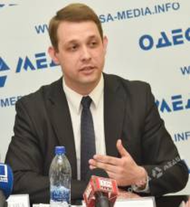 Депутаты должны в первую очередь нести ответственность перед избирателями, а не перед партиями, - Анатолий Бойко