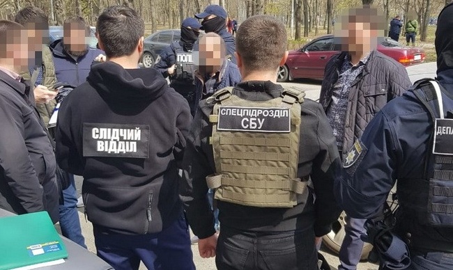 В Одесской области прокурора подозревают в помощи «черным риелторам» за взятку в 10 тысяч долларов