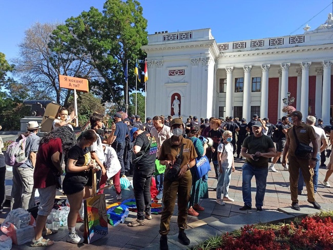 Одеський суд зобов’язав поліцію відкрити провадження щодо нападу на ЛГБТ-акцію 30 серпня