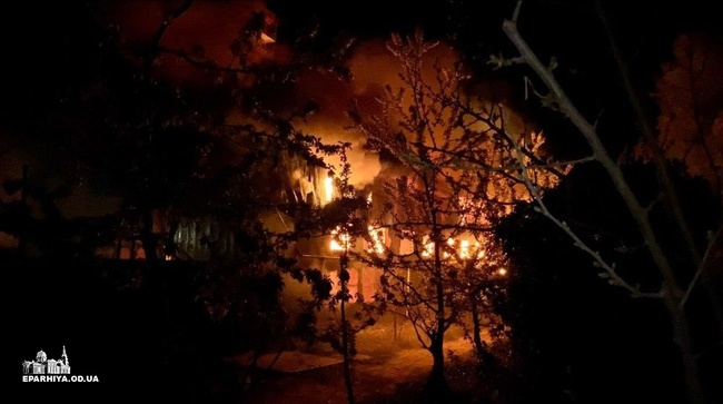 В Одессе горел мужской монастырь: в епархии настаивают, что это - поджог