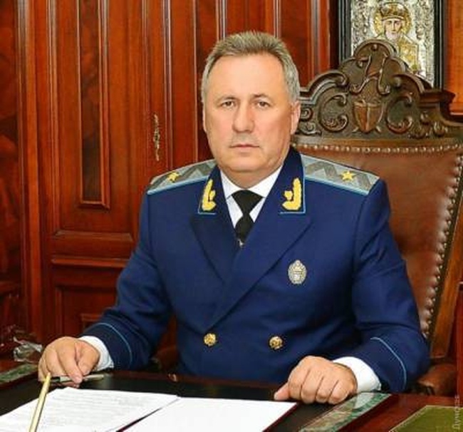 Люстрированный прокурор Стоянов пытается восстановиться через суд
