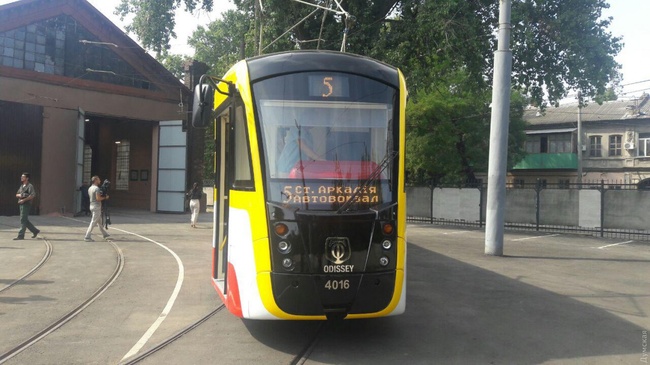 Одесситов собираются пересадить с автомобилей на трамваи благодаря улучшению скорости электротранспорта