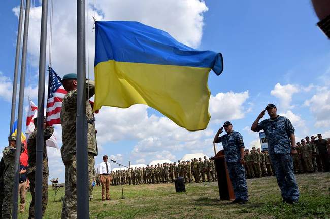 400 прыжков с парашютом и более 2000 миль по морю: в Украине завершились ежегодные учения "Си Бриз"