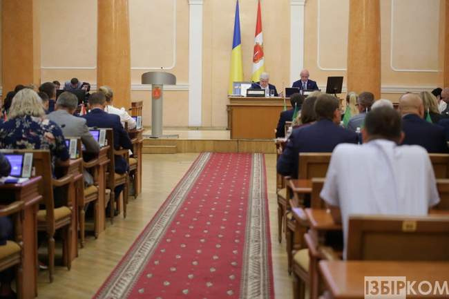 Десант нардепів, підземний паркінг під Соборкою та суперечки щодо регламенту: як пройшла XII сесія Одеської міської ради VІIІ скликання