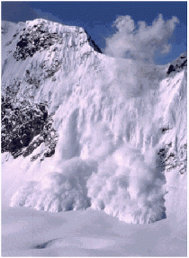 Пятеро одесских альпинистов попали под лавину на Эльбрусе