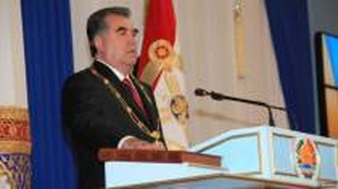 Парламент Таджикистана разрешил президенту избираться неограниченное количество раз