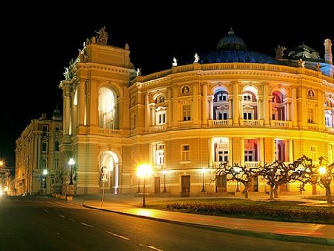 Оперний театр. Фото: Вікіпедія