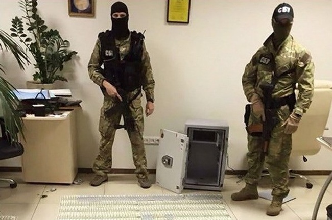 Одесские чиновники управления юстиции в сговоре с бывшим сотрудником ГАСК оформляли землю от имени мертвых