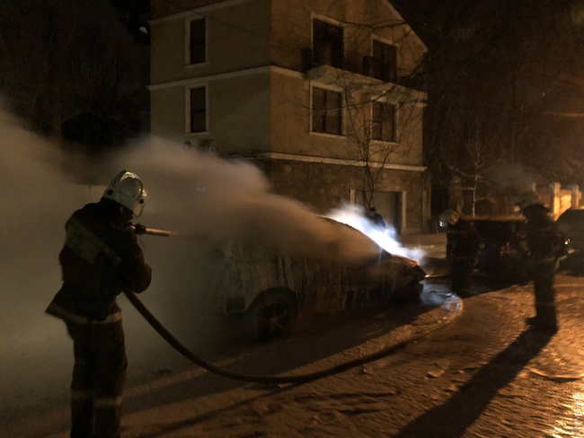 В Одессе сожгли внедорожники депутата и судьи (ОБНОВЛЕНО)