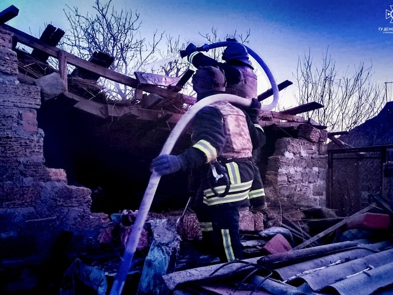 Рятувальники Херсонщини ліквідували дві пожежі, які виникли внаслідок атак рф