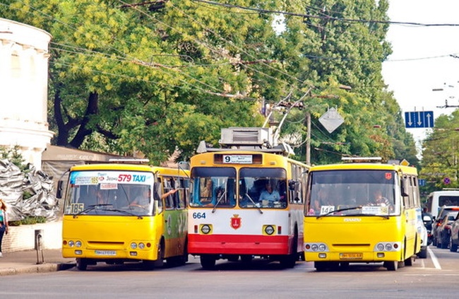 Одесский муниципалитет задумал сделать маршрутки вспомогательным транспортом
