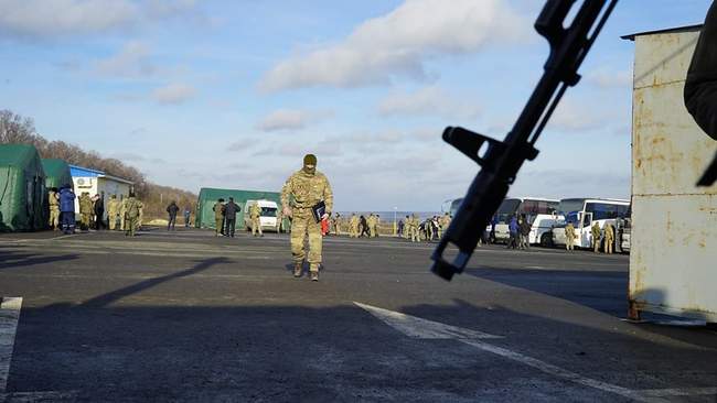 Более 70 украинских заложников освободили на Донбассе, а в обмен к боевикам перешли несколько одесситов