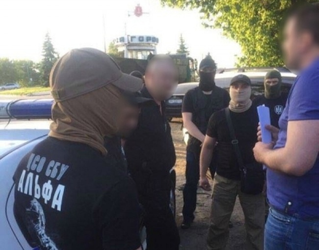 В Одессе задержали полицейского по подозрению в получении взятки