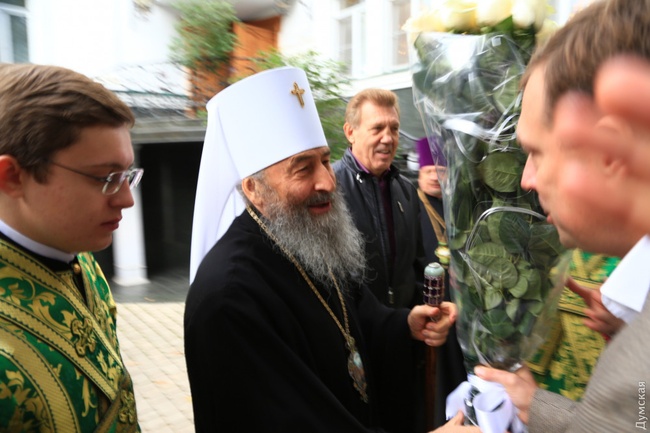 Главу УПЦ Московского патриархата в Одессе встречали нардепы