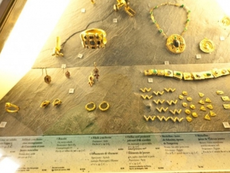 Суд Амстердама постановил вернуть скифское золото из крымских музеев Украине