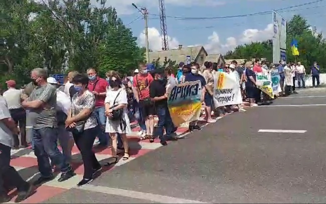 Жители Арцизского района перекрыли дорогу, требуя изменений в планах укрупнения районов Одесской области