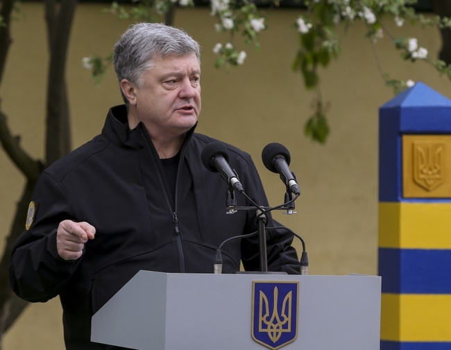 Президент "тайно" от журналистов посетил Одесскую область