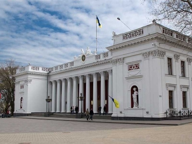 Одесский горсовет заплатит почти 40 тысяч трем компаниям за оценку земли