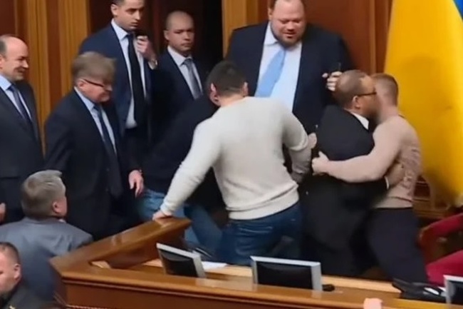 Нардеп-одессит ввязался в парламентскую потасовку