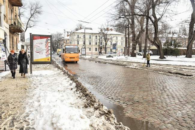 Из-за скользких тротуаров в Одессе пострадали не так много людей, - глава гордепартамента