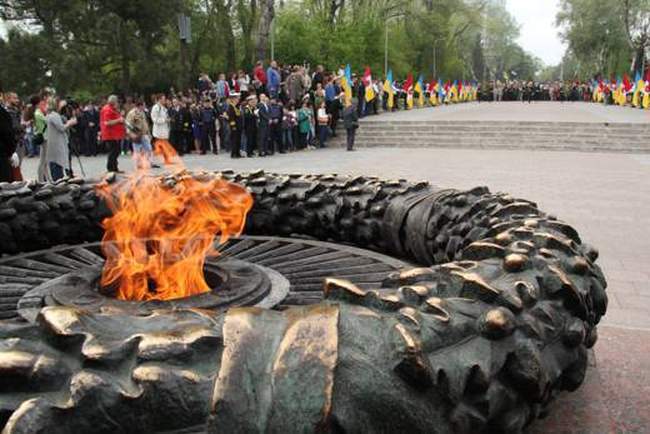 9 мая в Украине: президент в Киеве, потасовка в Харькове и ретропарад в Одессе