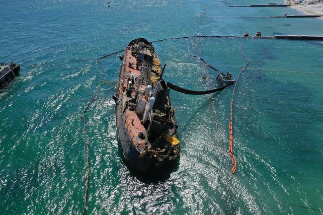 З танкера Delfi знову стався розлив нафтопродуктів через роботи з судном