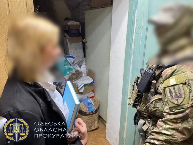 Одеську поліцейську підозрюють в торгівлі наркотиками-речовими доказами