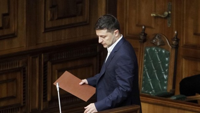 Зеленский подписал закон об отмене финансирования партий, не прошедших в парламент