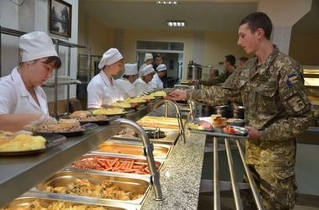 Одесская ветлаборатория обнаружила в сухпайках военных некачественное мясо