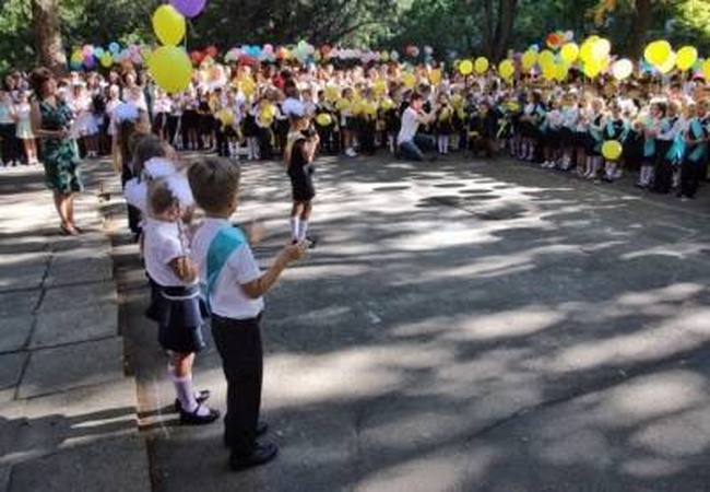  Одесские школы отказались от цветов в пользу бойцов АТО