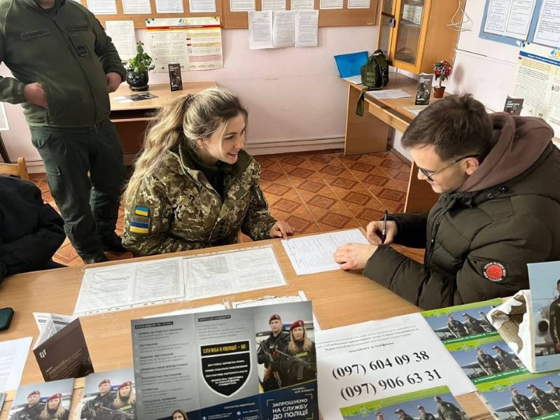 Понад 17 тисяч українців подали заявки до Гвардії наступу