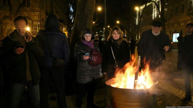 Активисты собираются ночевать под зданием прокуратуры  Одесской области из-за отправки в СИЗО соратников