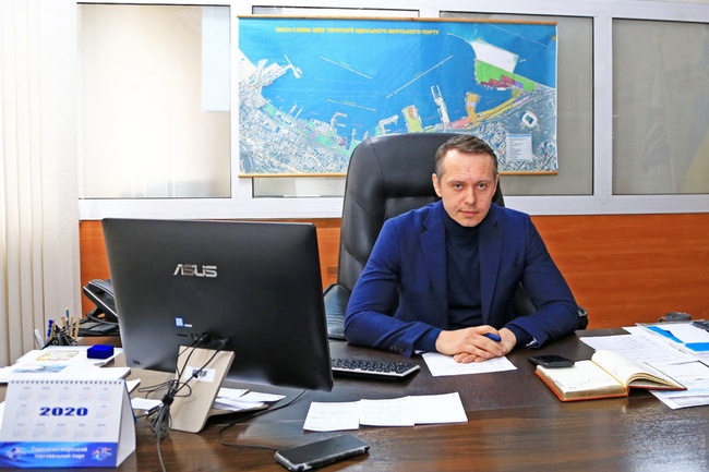 Директора одеського порту, що скорочував посадові оклади, відсторонили від роботи