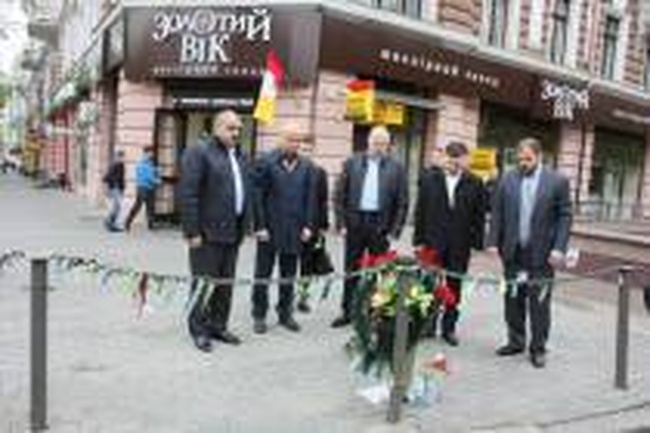 Руководители Одесской области и города возложили цветы в центре и на Куликовом поле